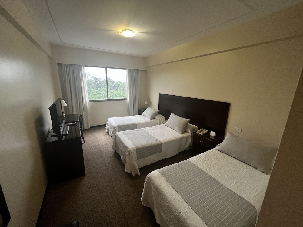 Hotel Catalinas Tucuman 11/50