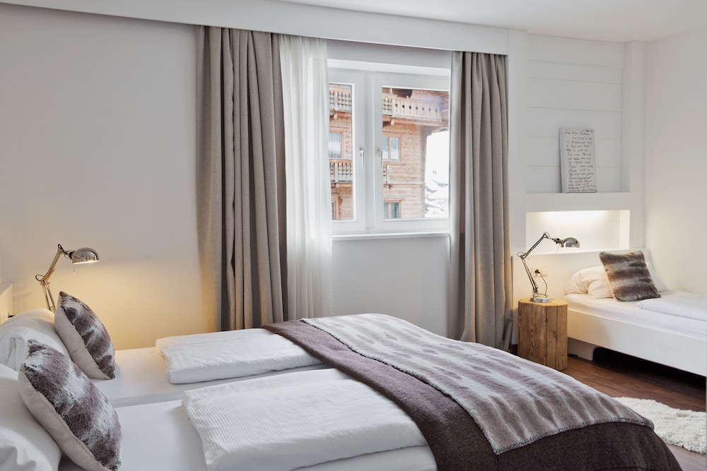 Family Suite, 1 Double and 4 Single Beds, Balcony