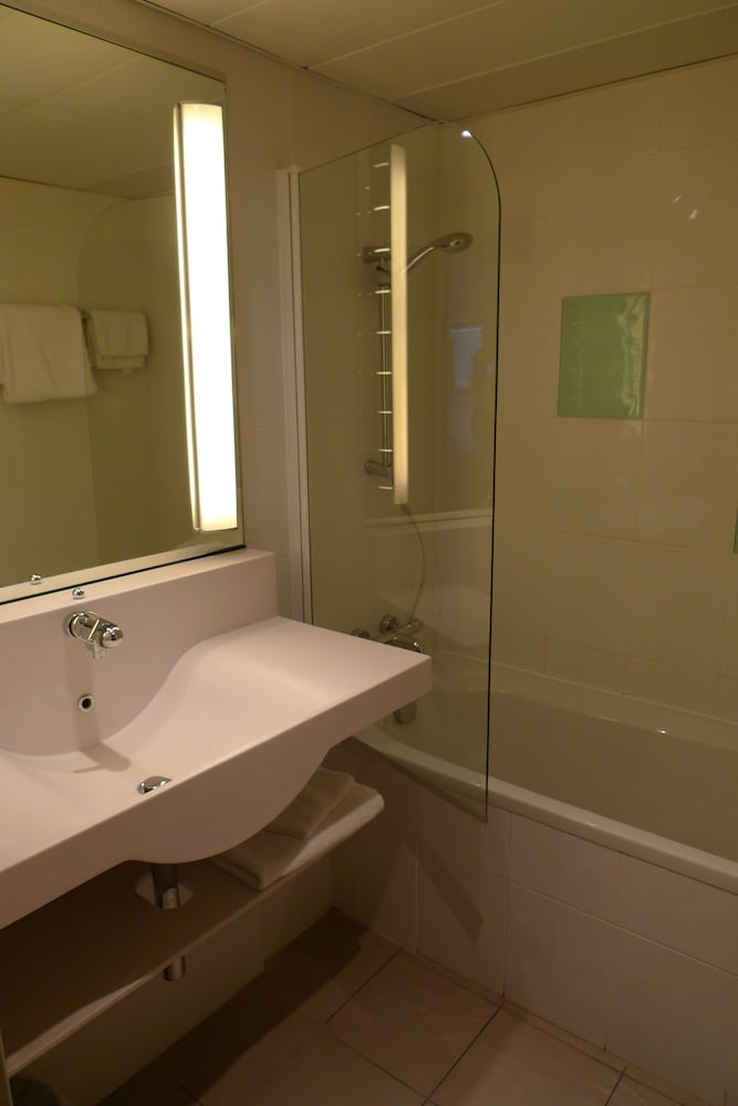 Novotel Narbonne Sud 48/48