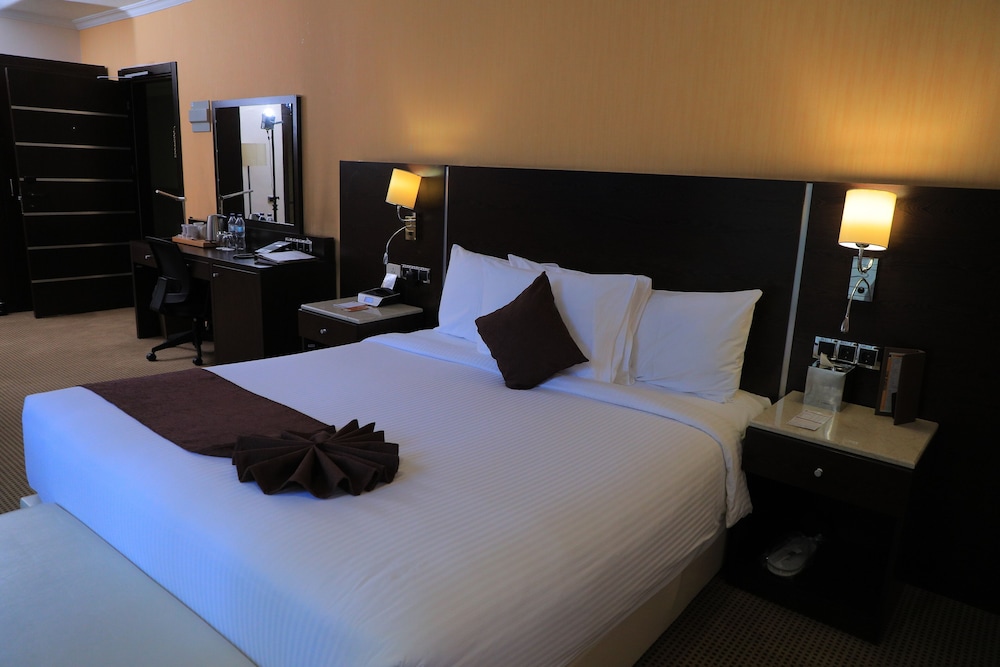 EXECUTIVE, KING BED