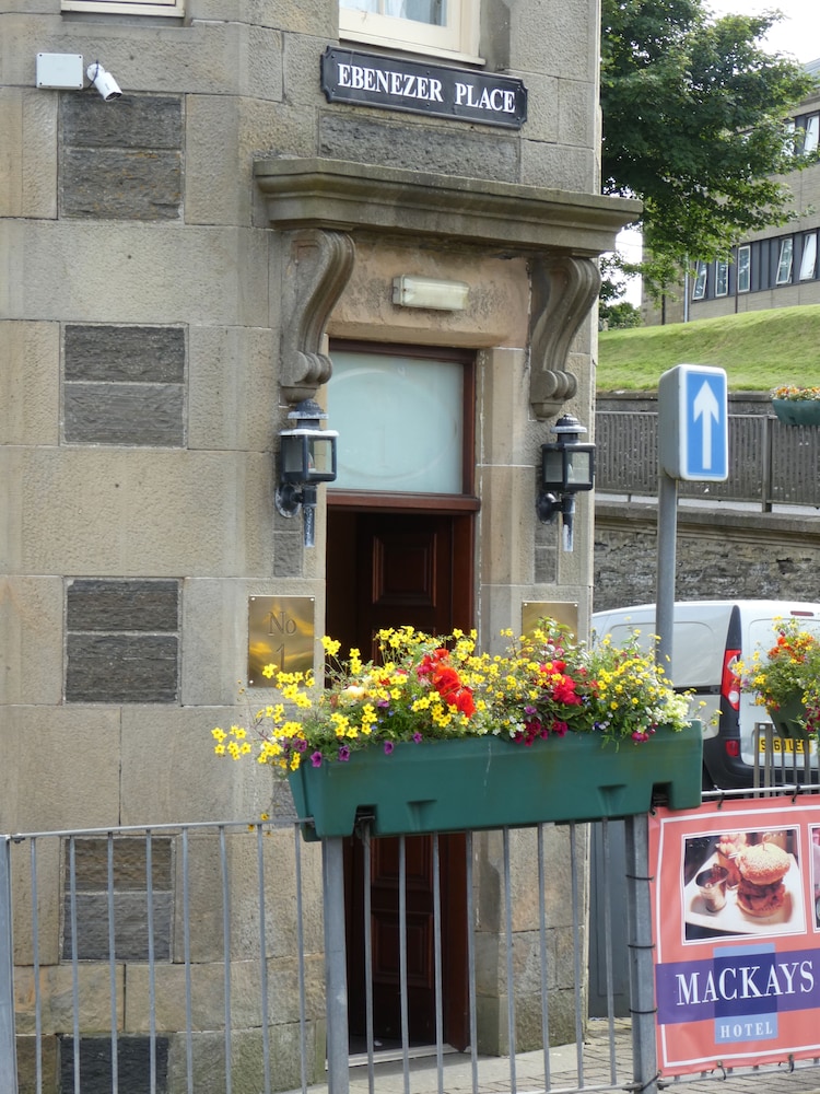 Mackays Hotel Wick 3/50