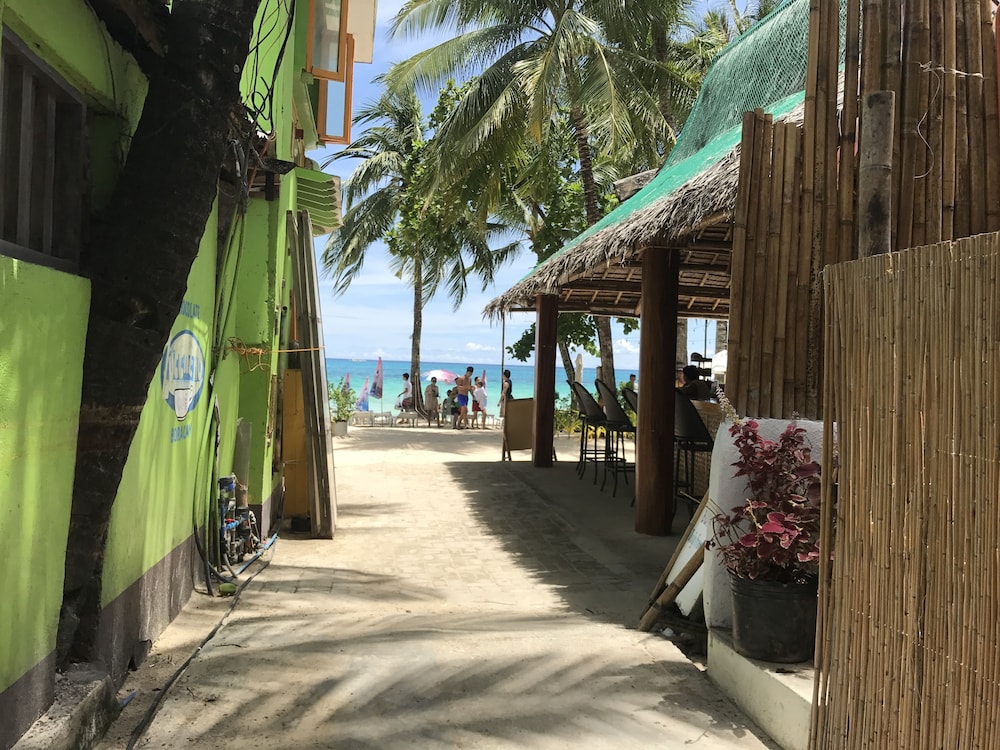 Luxx Boutique Boracay 63/72