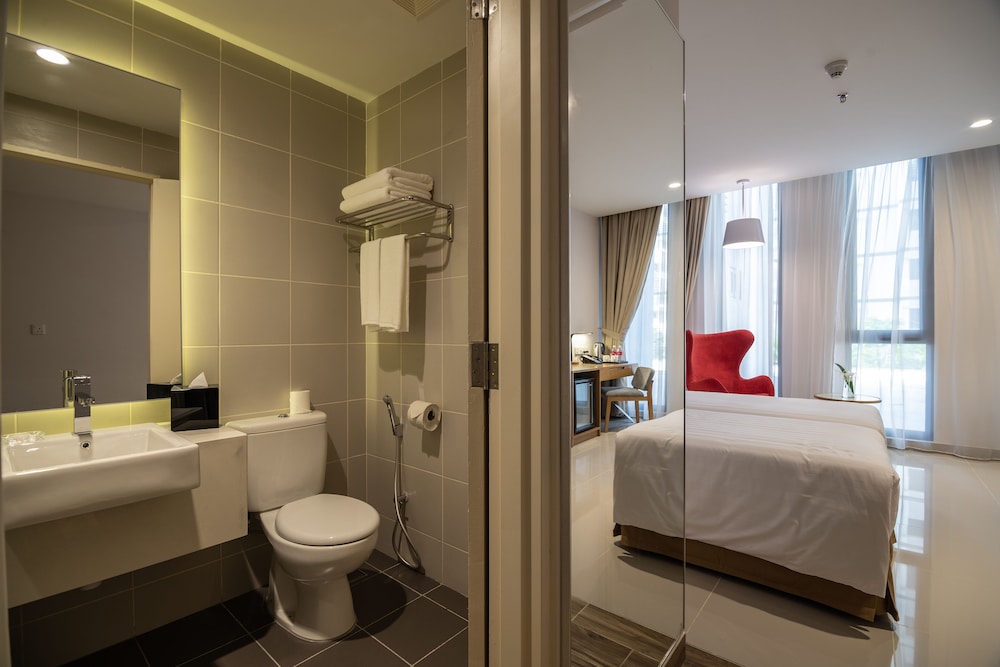 Ramada by Wyndham Meridin Johor Bahru 65/67