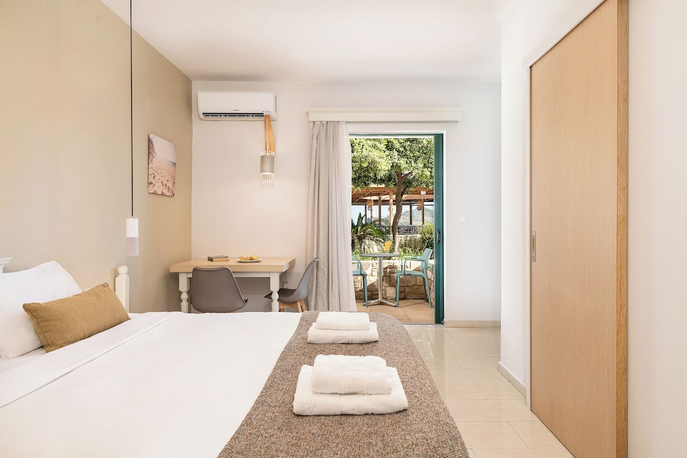STUDIO, 1 DOUBLE AND 1 SINGLE BED, INLAND VIEW