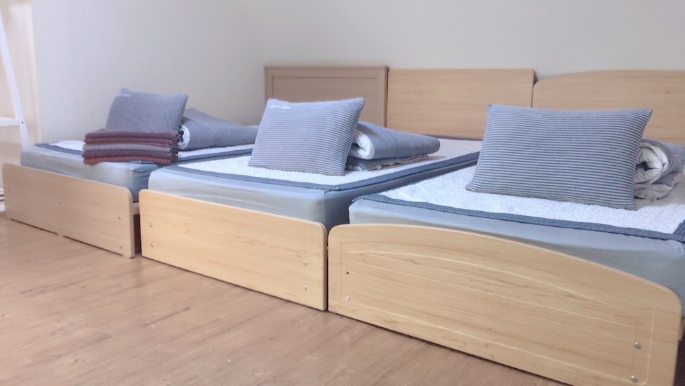 KW Hongdae Line Hostel 28/40