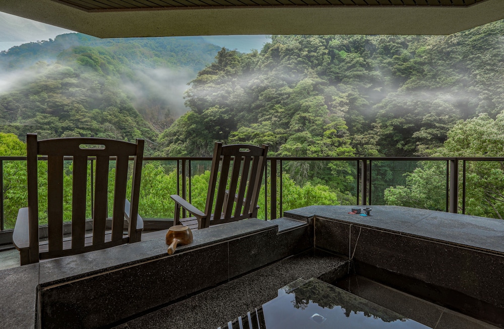 Sunrise Hot Spring Hotel 32/50