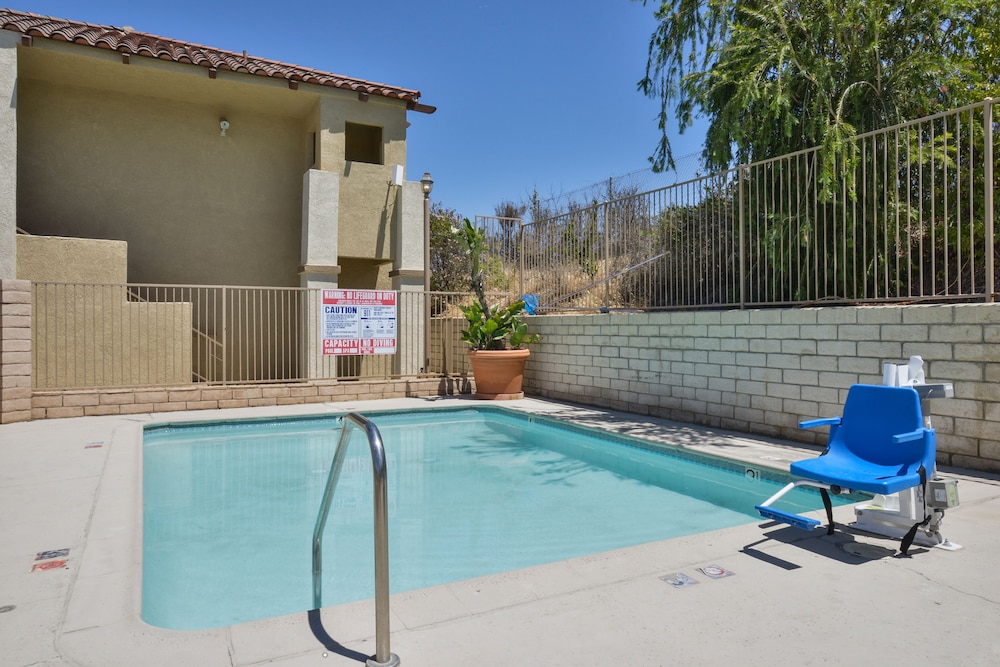 Quality Inn Lake Elsinore 30/51