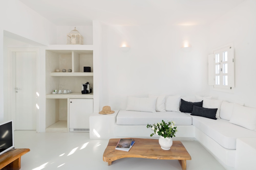 Aenaon Villas 6/27