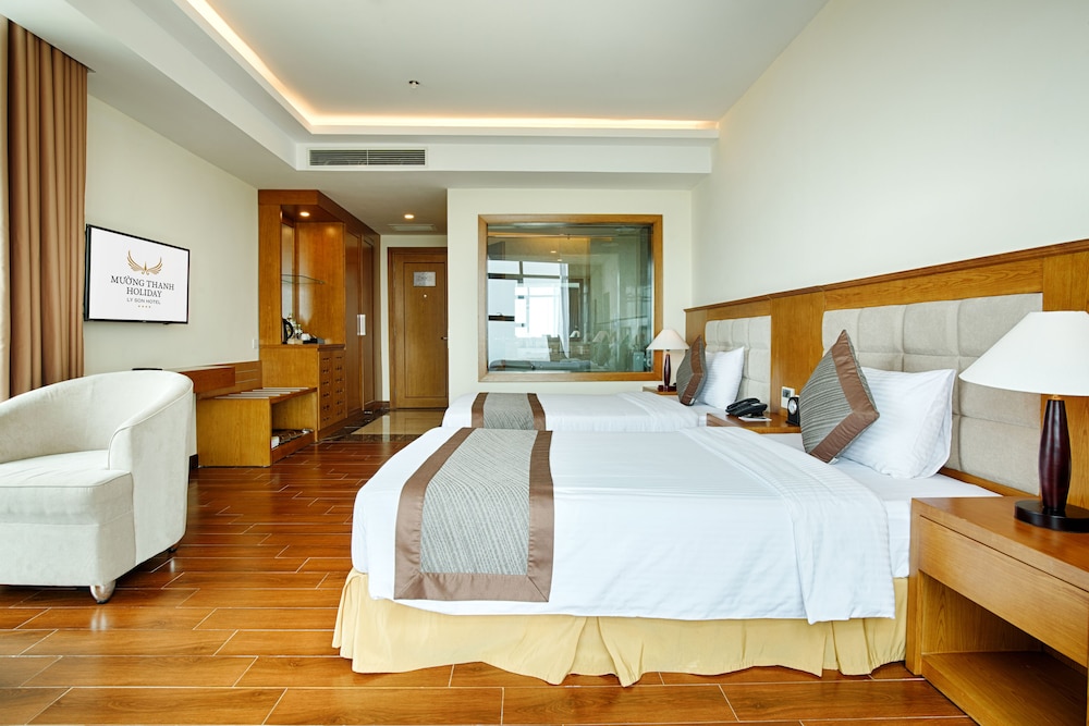 Deluxe, Twin Beds, Mountain or Sea View