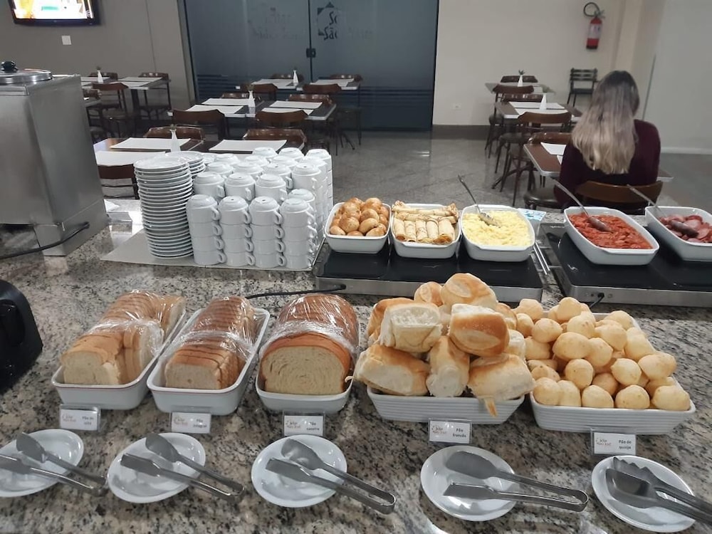 Astron Suites Sao Jose dos Pinhais 23/54