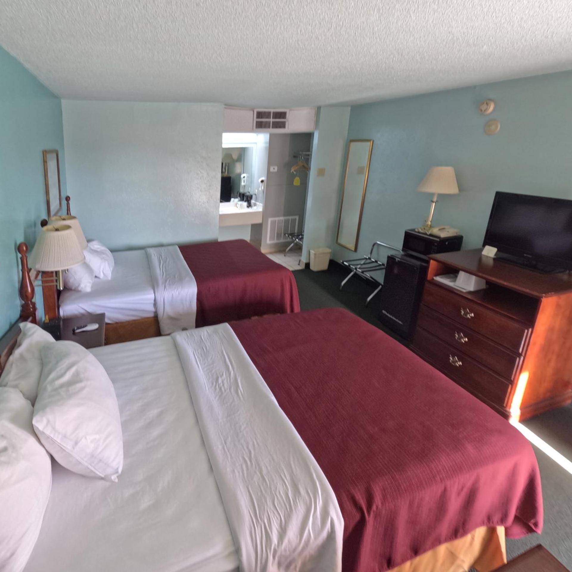 Room, King Bed, 2 Queen Beds
