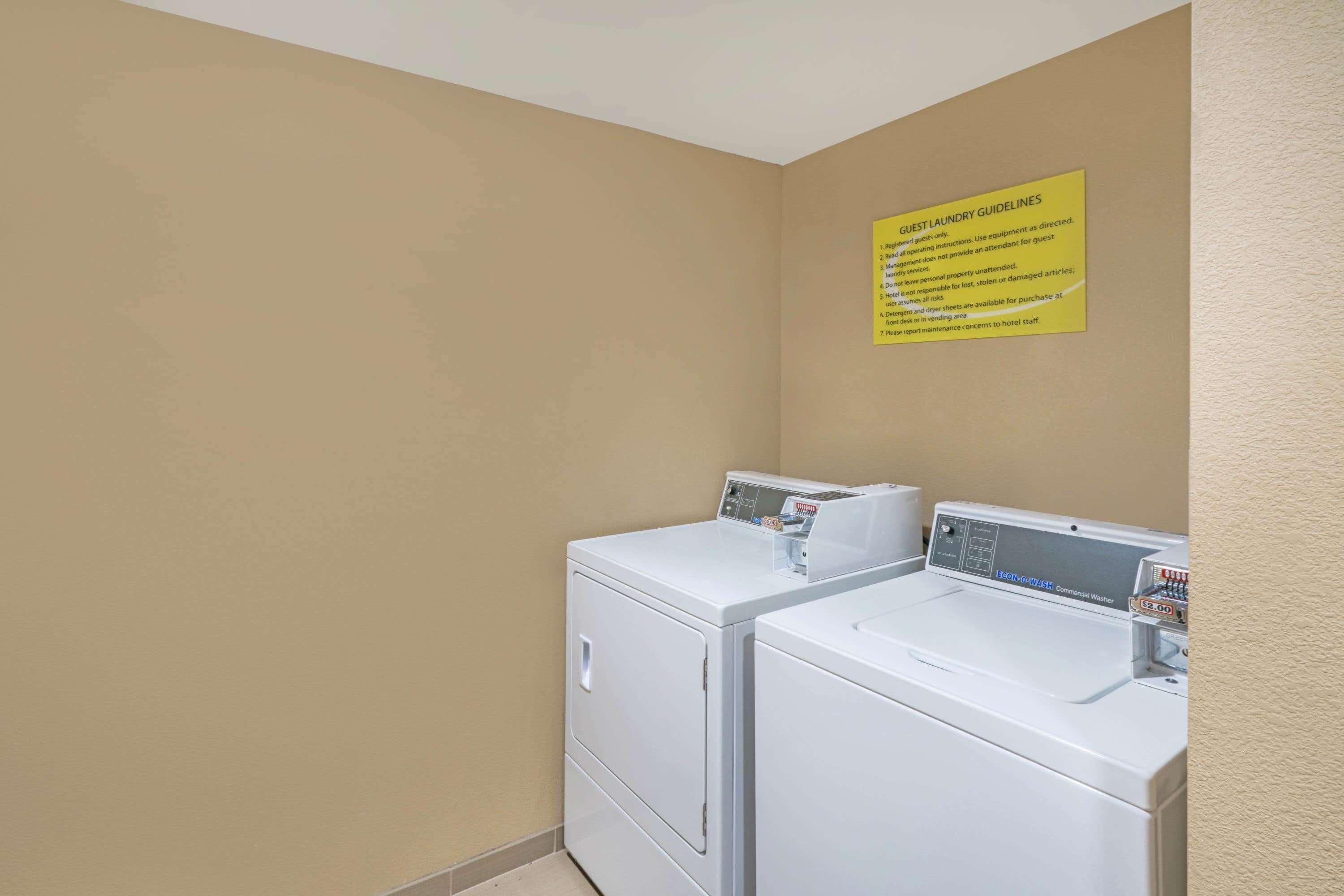 Super 8 by Wyndham Raleigh North East 24/32
