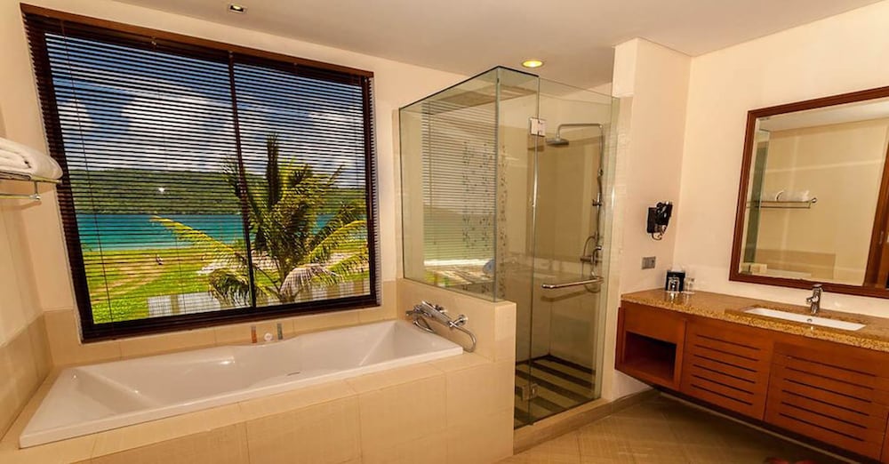 The Natsepa Resort Conference Center 25/44