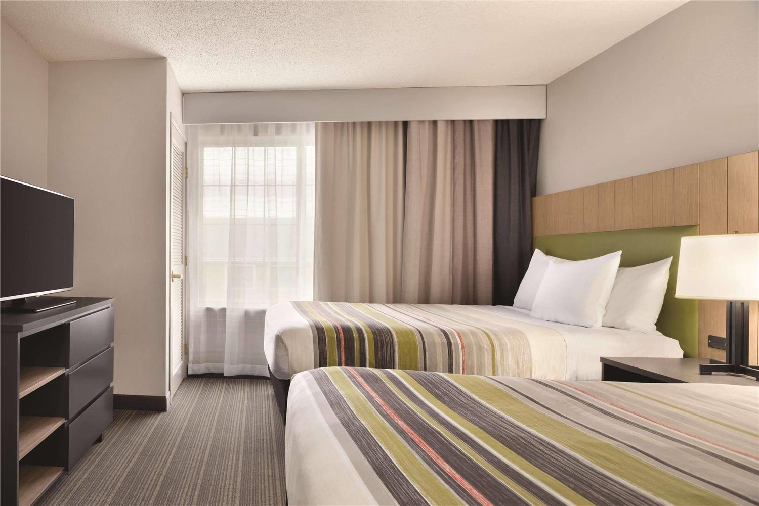 Country Inn & Suites by Radisson, Merrillville IN 12/35