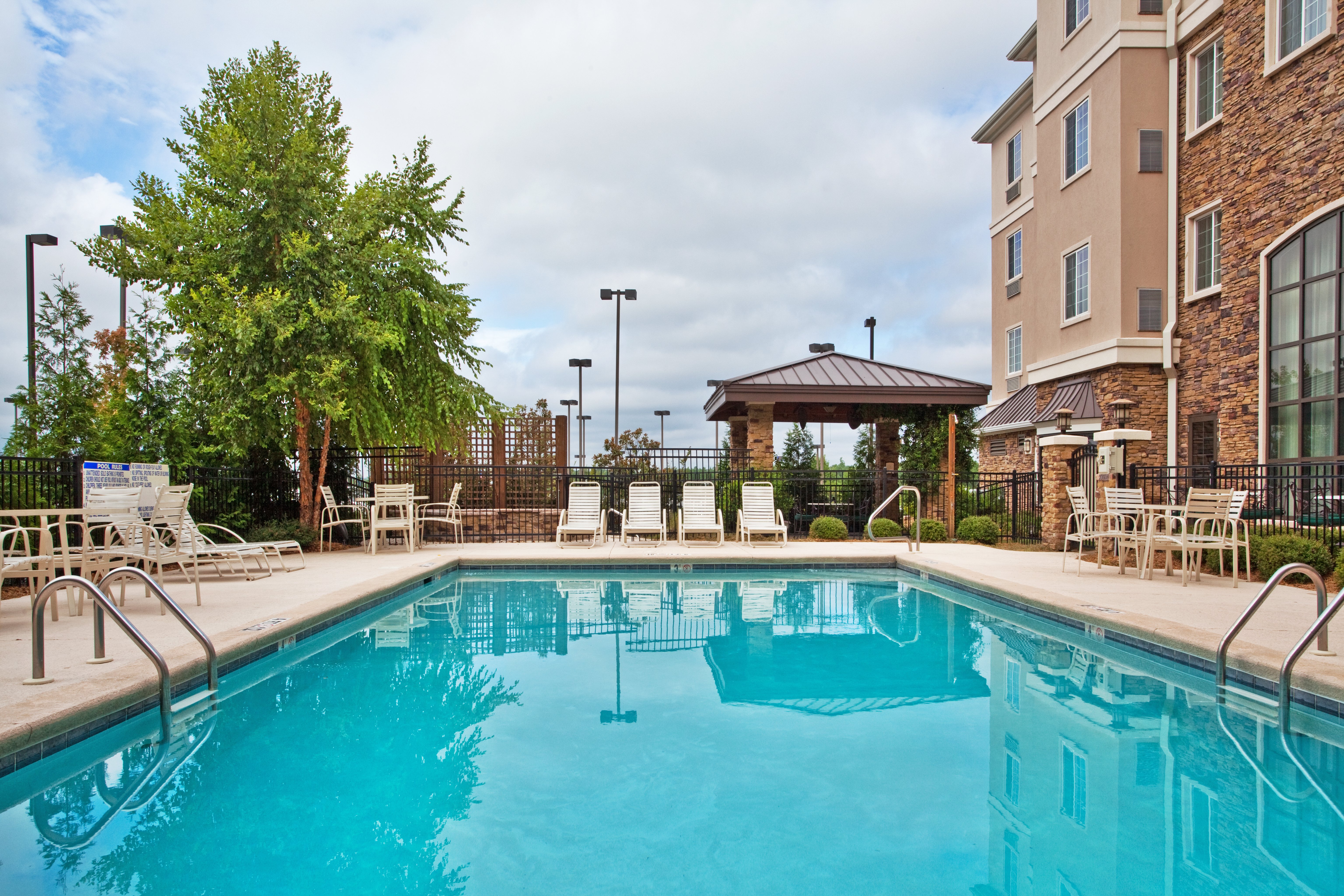 Staybridge Suites Columbus - Fort Moore 7/32