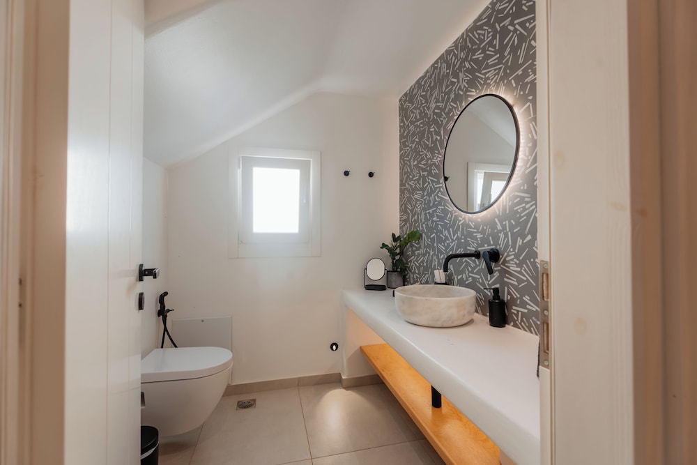 OLIVING MYKONOS LUXURY SUITES 49/50