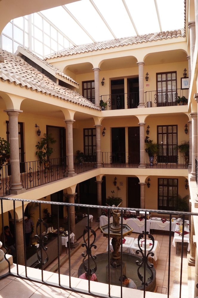 Hotel Hacienda de los Angeles 1/31
