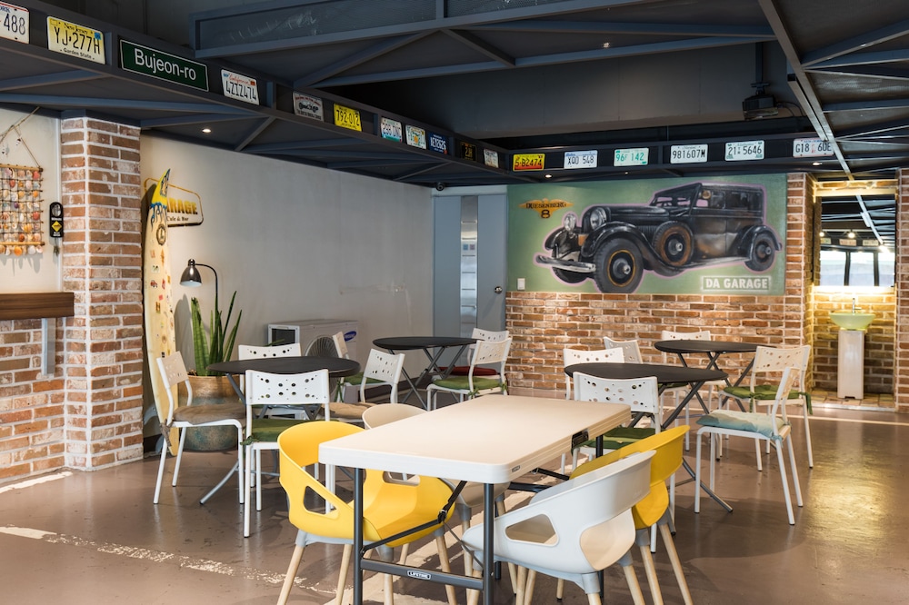 Uniqstay Hostel And Suite 38/46