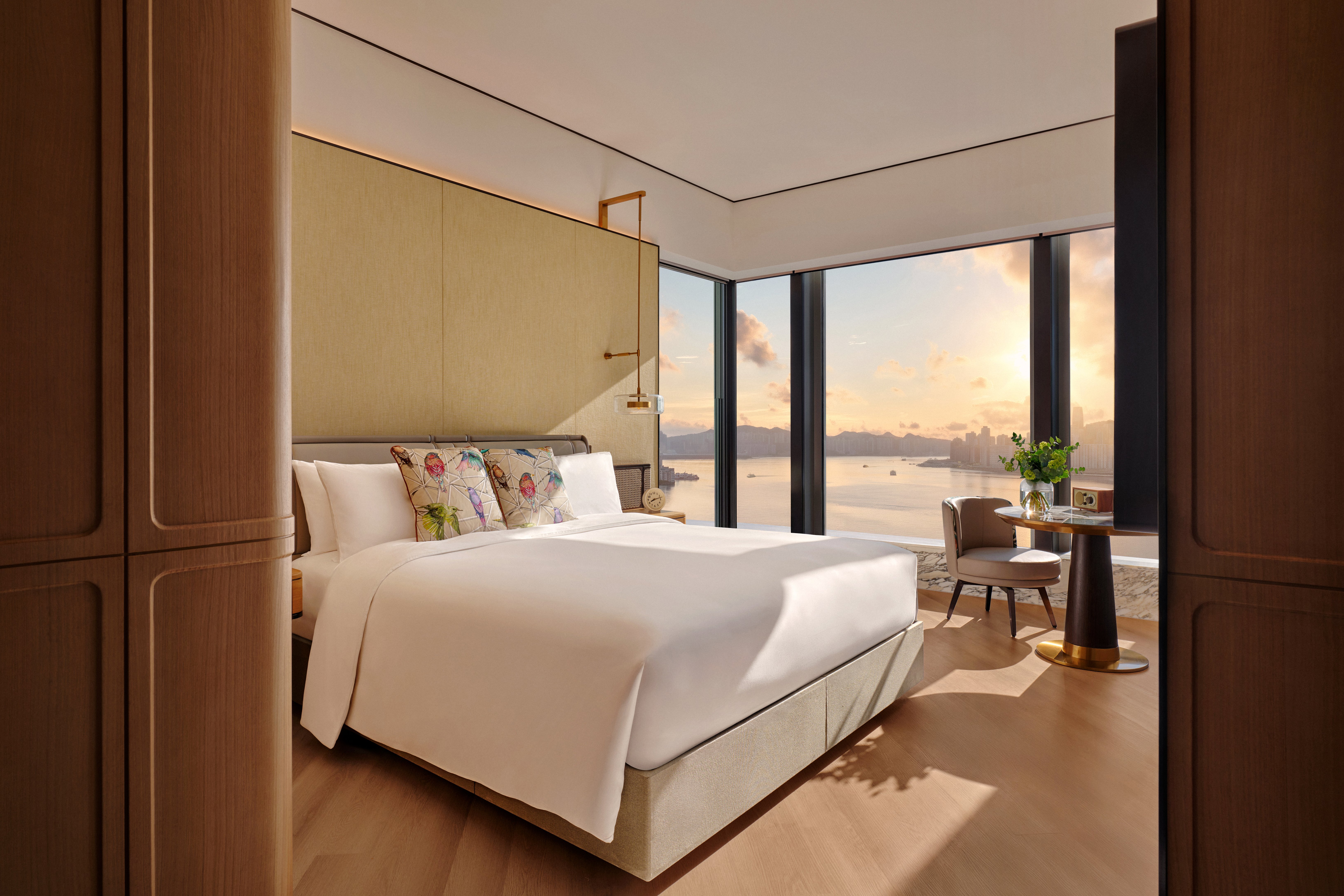 Essential, Sunrise, King Bed, Sea View