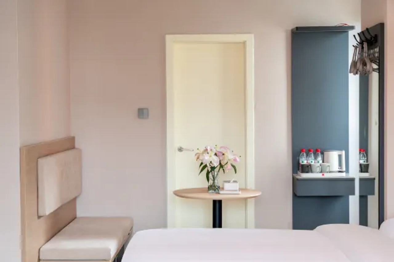 Yuezhi Light Hotel(Guangzhou Eastern Railway Station Yantang Metro Station Store) 22/36