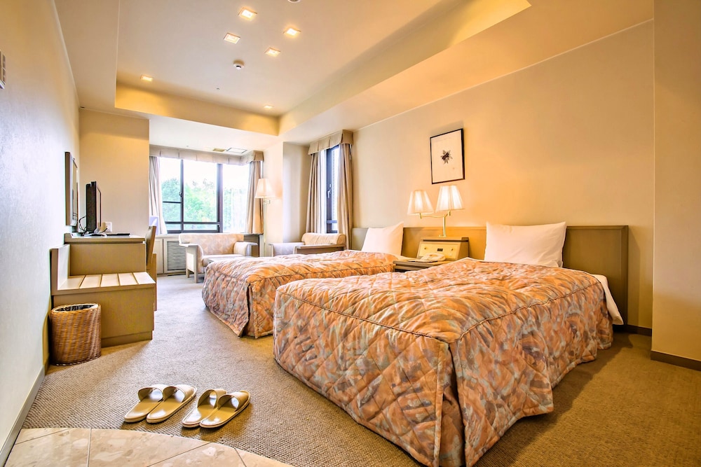 Karuizawa Club Hotel Karuizawa 1130 6/50