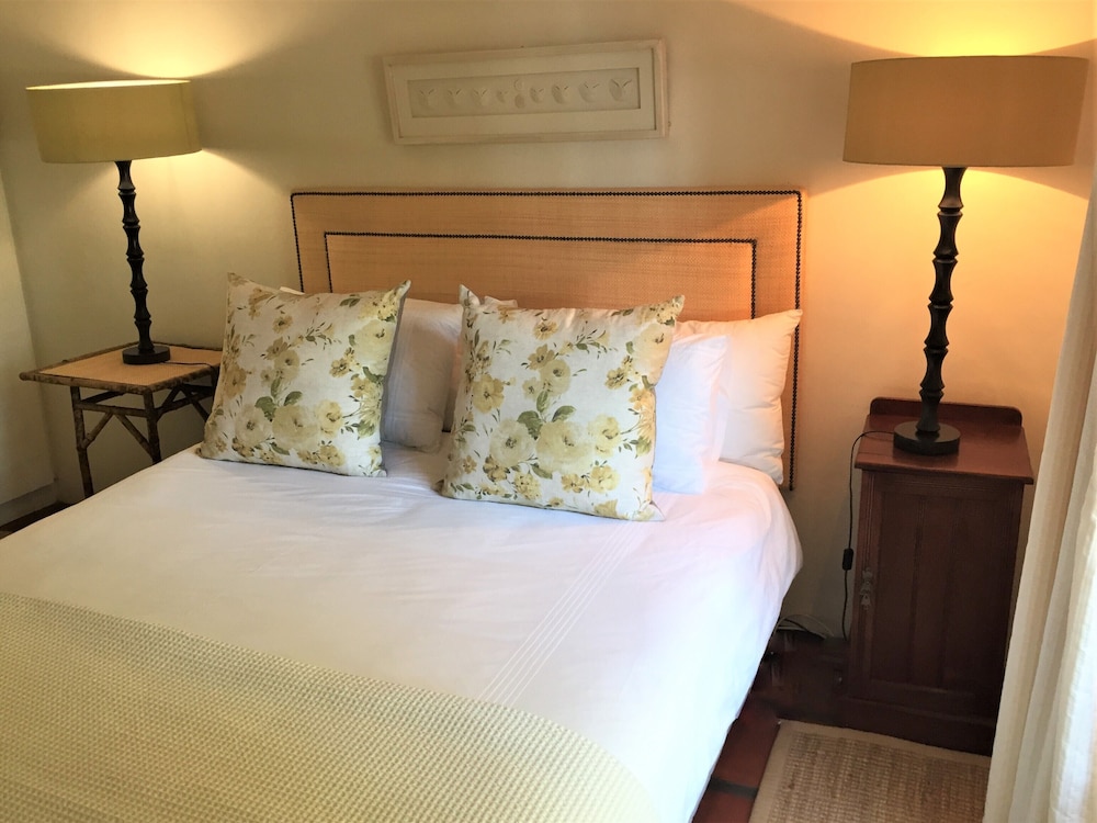 Navarre Farm Cottages 8/31
