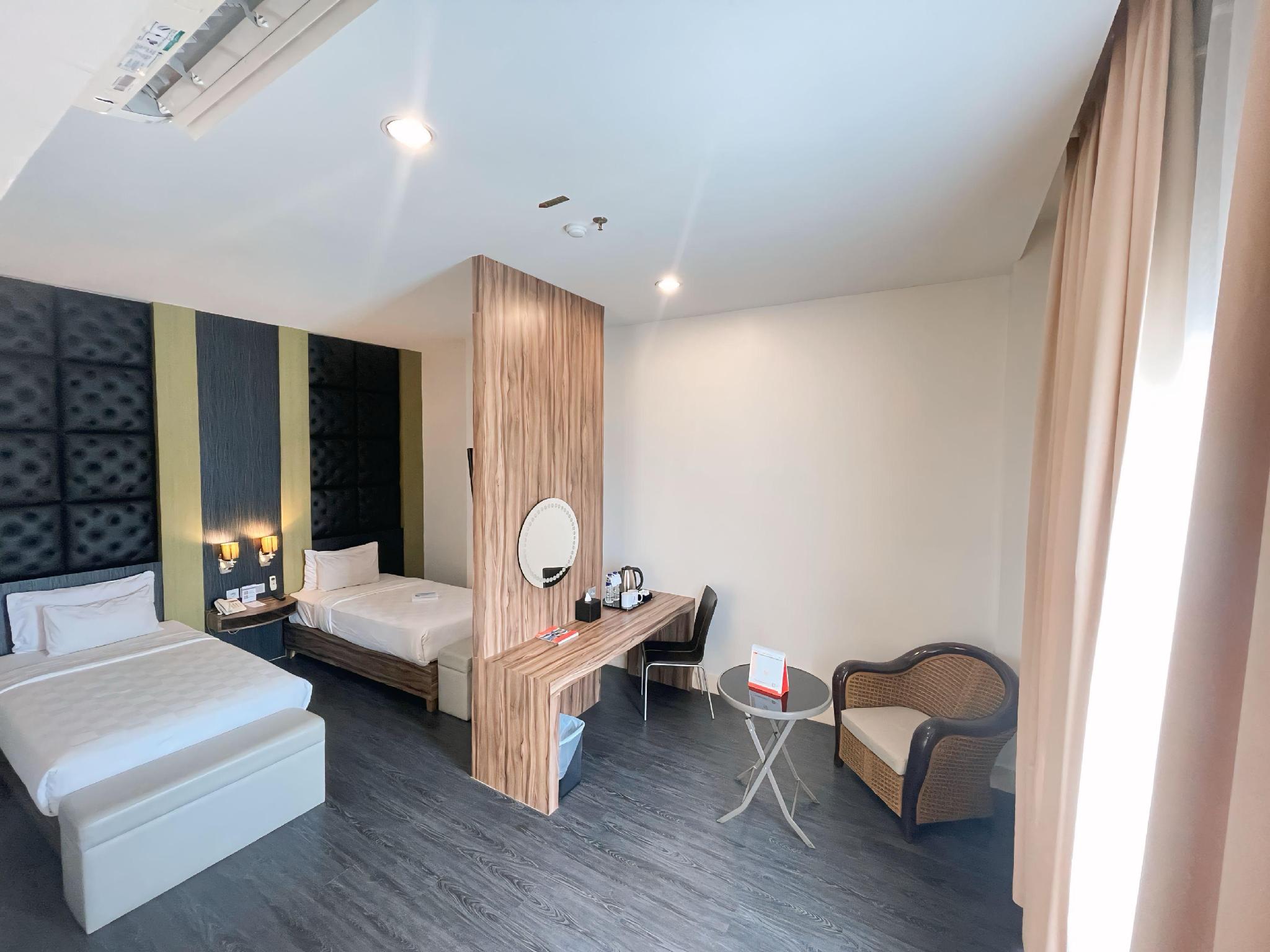GRAND, DELUXE, TWIN BEDS