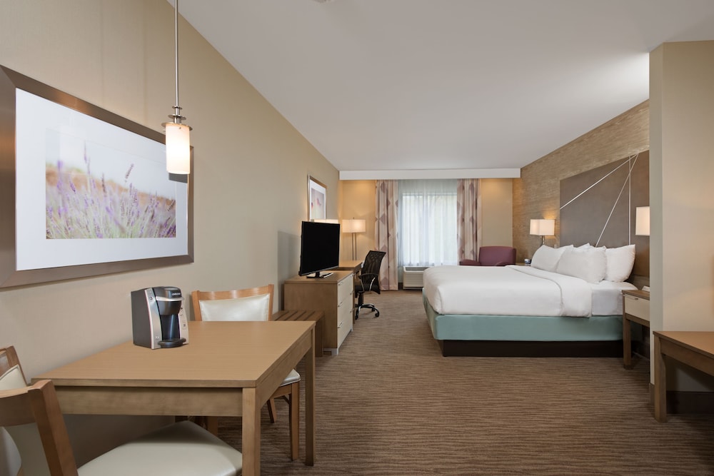 Holiday Inn Express & Suites Harrisburg S - New Cumberland 21/72