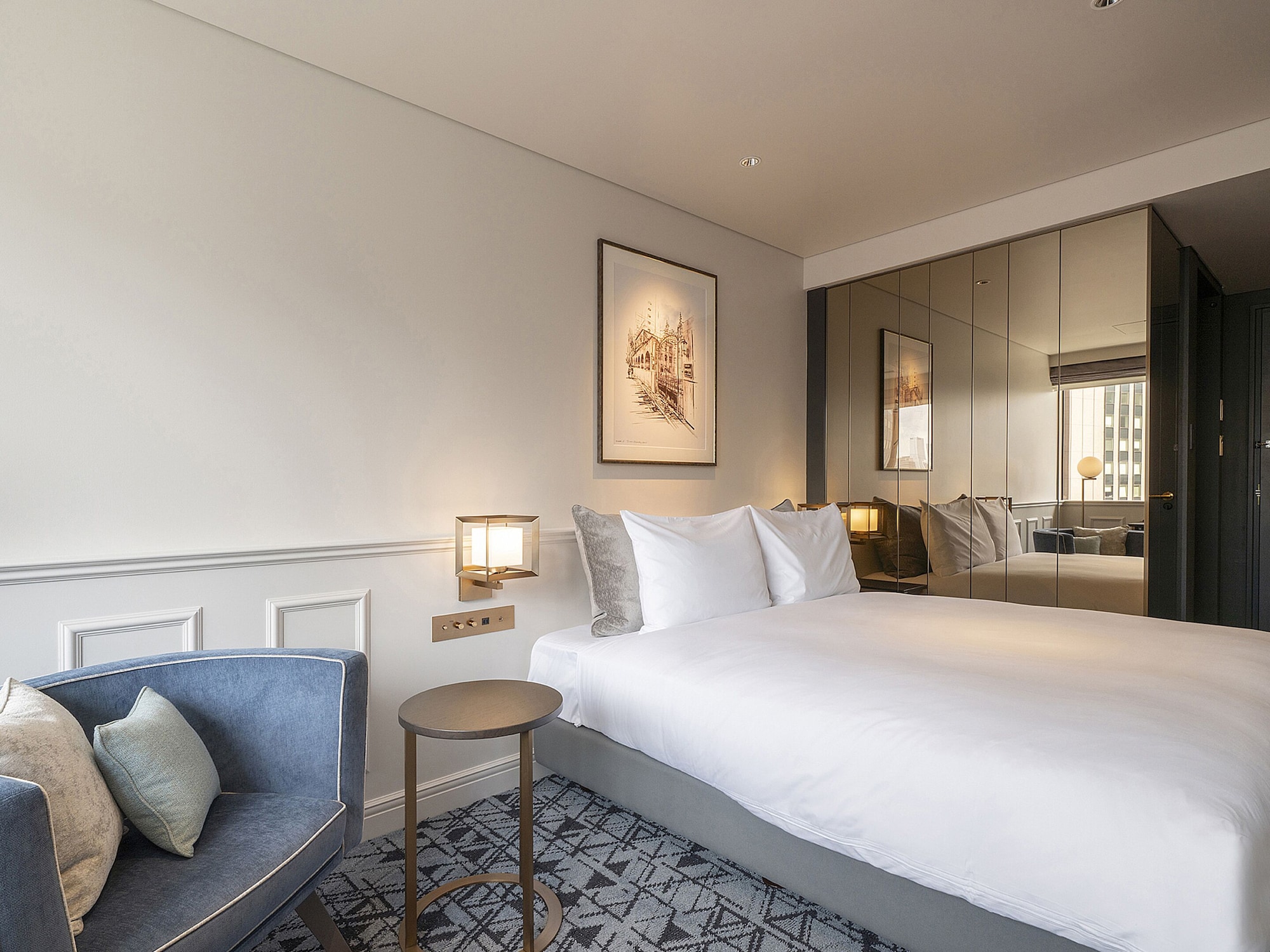 DELUXE, QUEEN BED