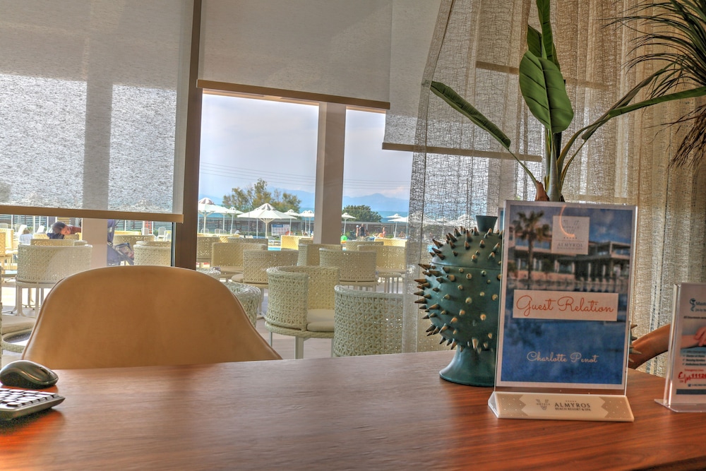 Almyros Beach Resort & SPA 19/23