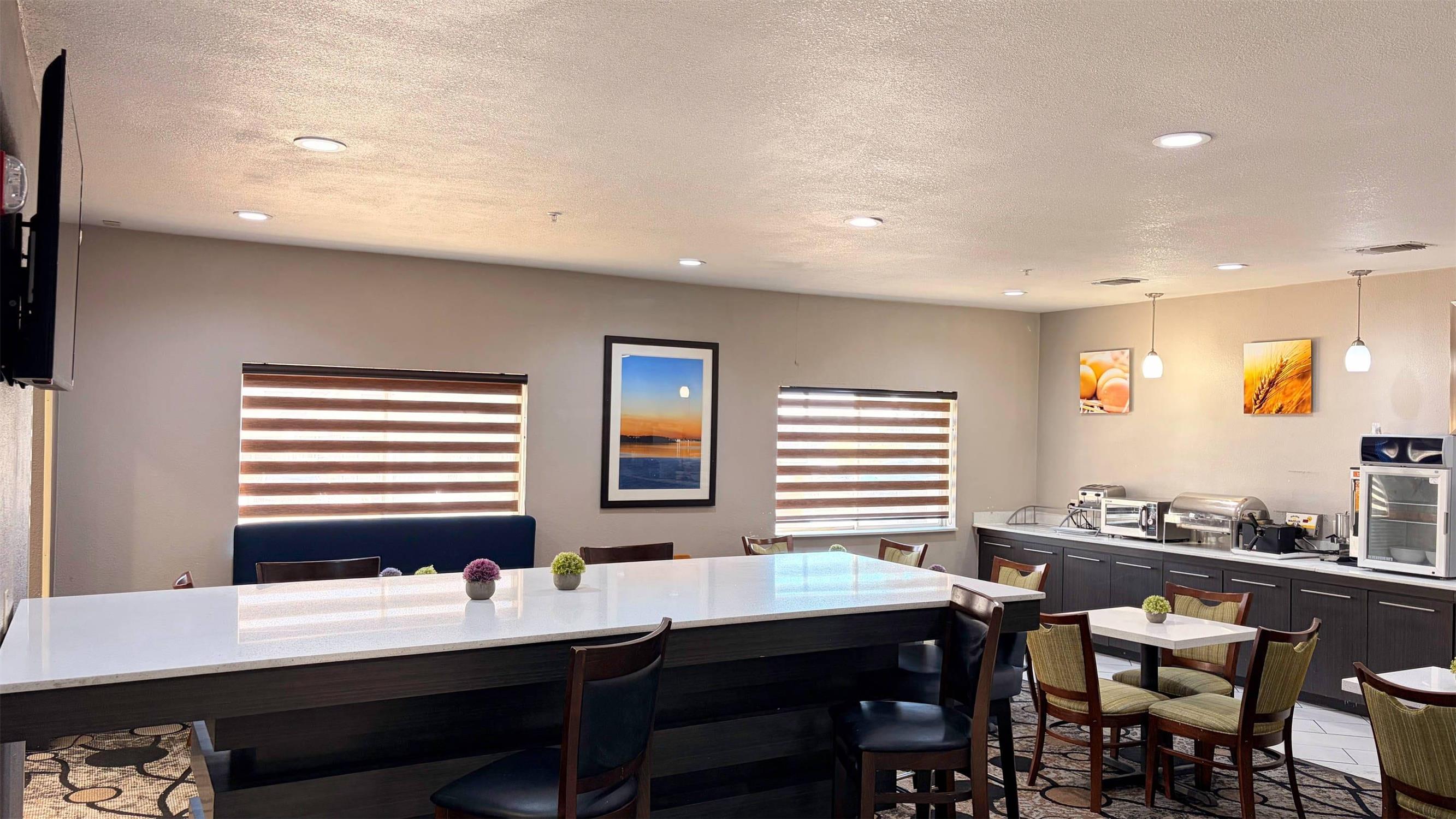 Comfort Suites Lewisville - Dallas 33/46