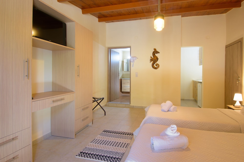 Ammoudara Beach Hotel Apartments 30/67