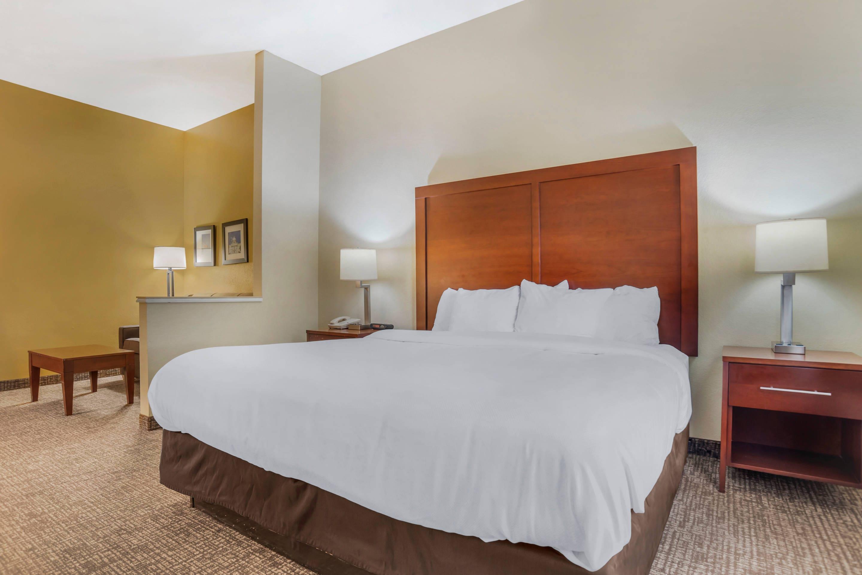 جناح لذوي الإعاقة، Comfort Suites Montgomery East Monticello Dr 2/6