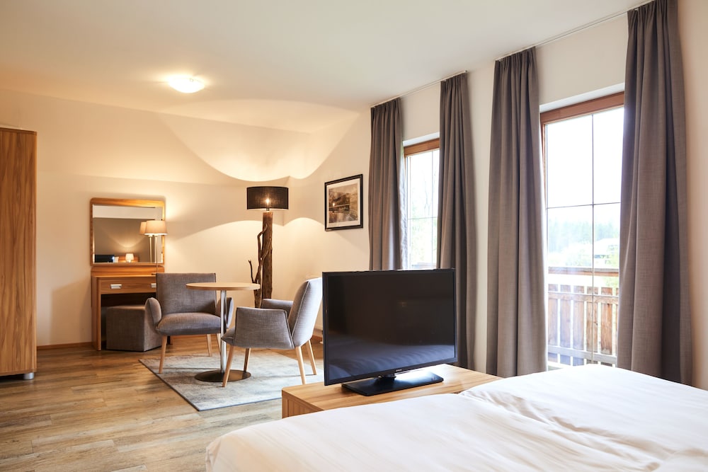 4 Bedrooms, Chalet, 10 Beds, Sauna، Dormio Resort Obertraun 3/5