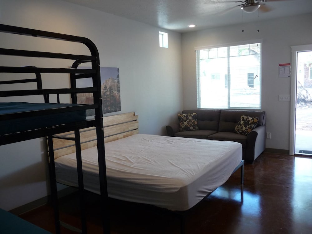Zion s Camp and Cottages 12/50