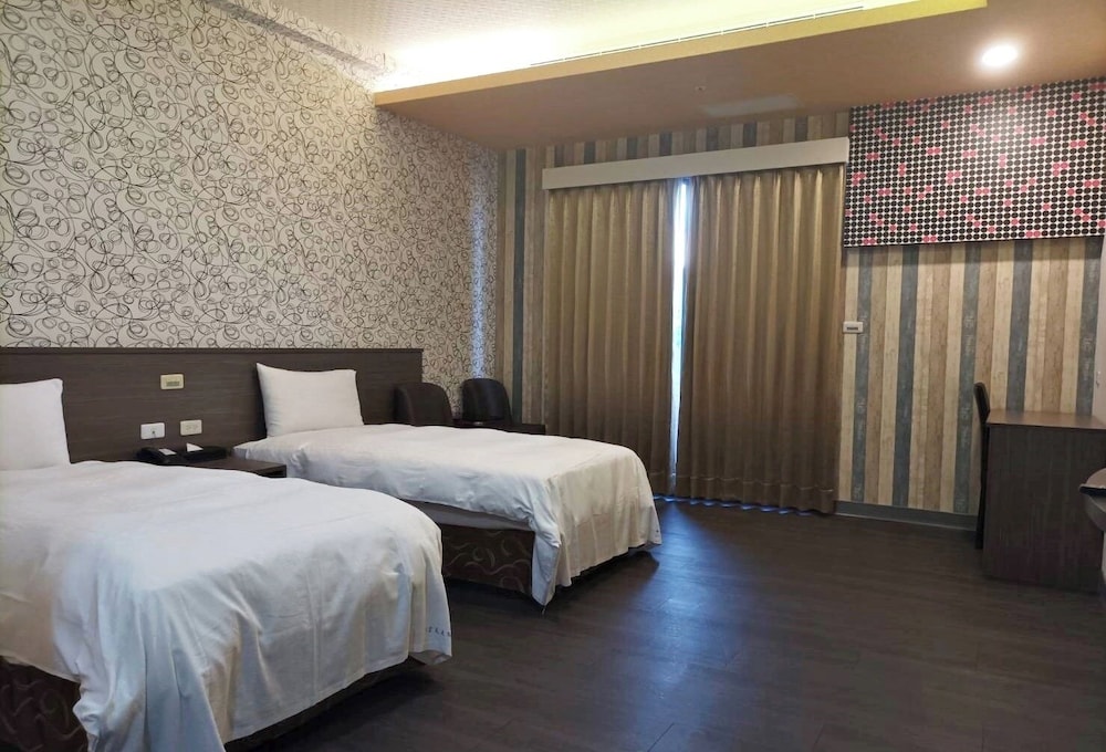 Crystal Hotel 14/35