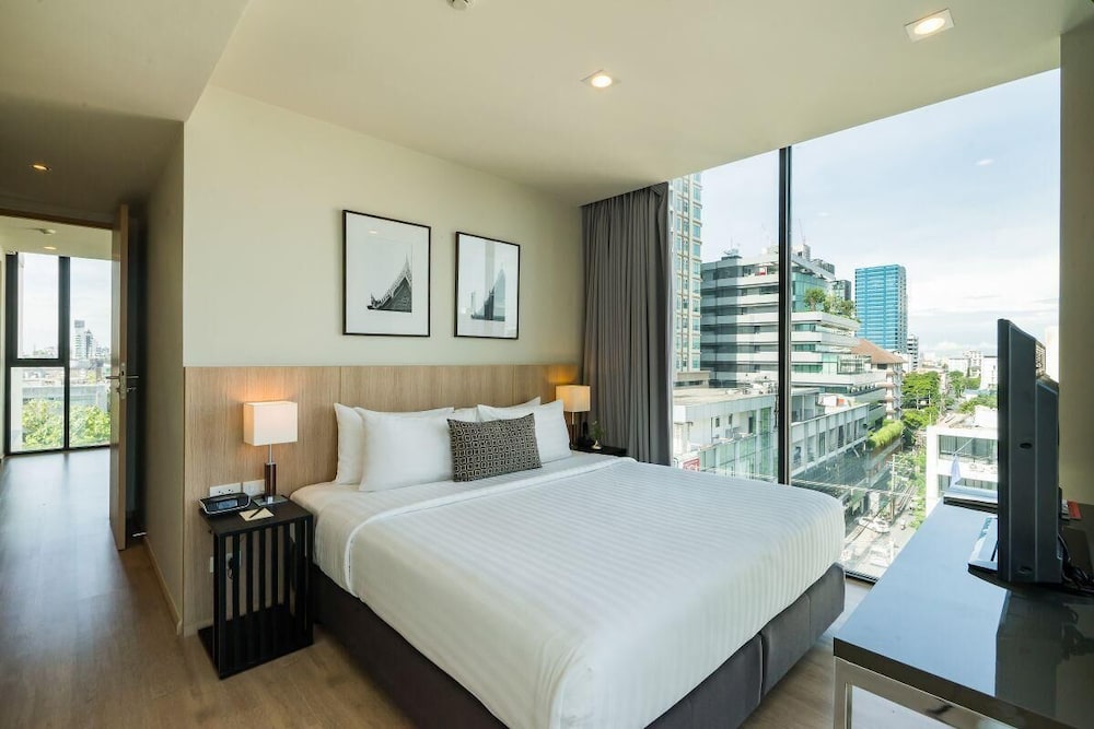 1 BEDROOM, PANORAMIC, DOUBLE BED, KITCHENETTE
