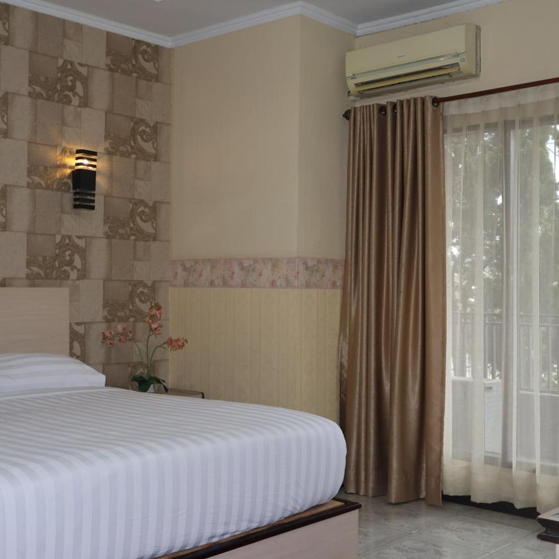 Nikita Hotel 14/49