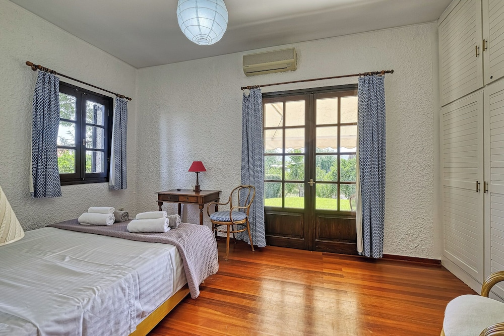 Orange Grove Villa 10/50