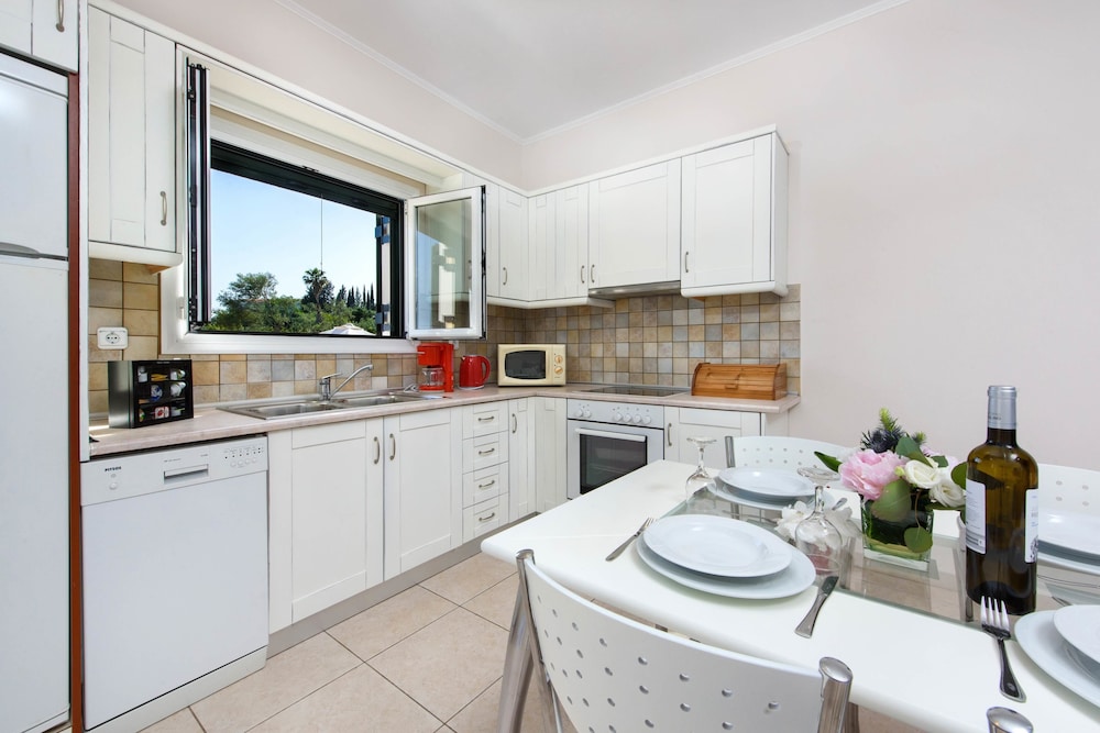 Villa Lemonia 6/50