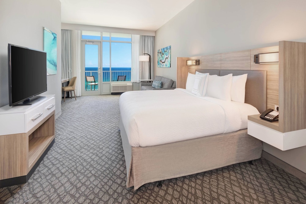 Family Suite, King Bed, Bunk Beds, Gulf View, Sofa, Balcony, Corner, Accessible