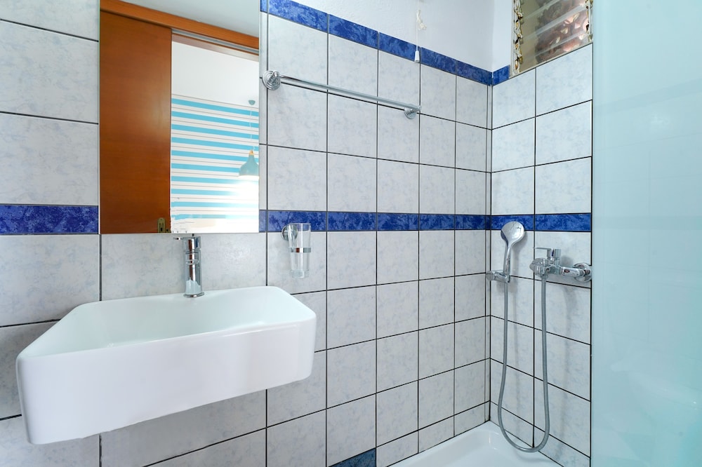Kamelia Hotel 44/50