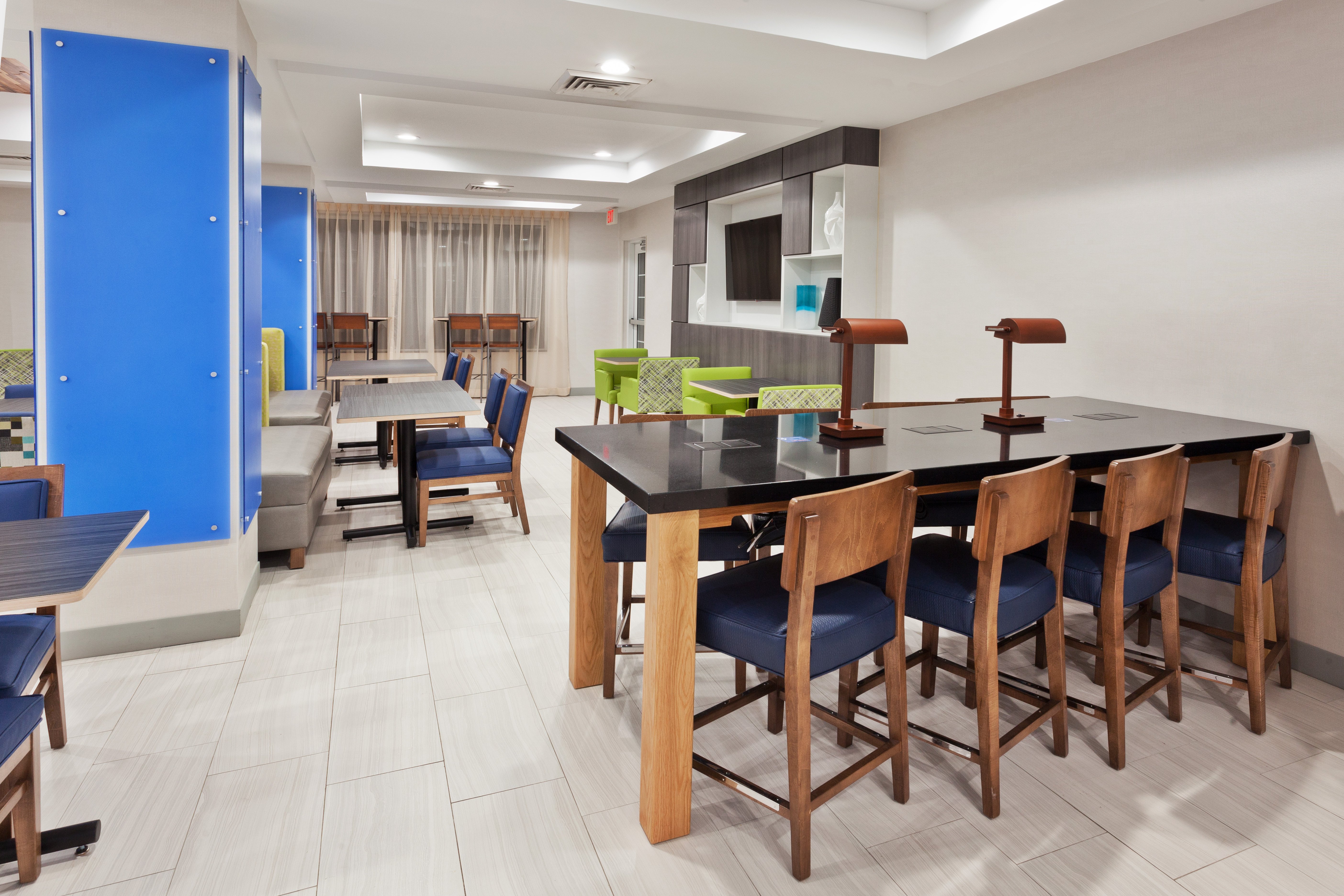 Holiday Inn Express Hotel and Suites Dothan North 25/29