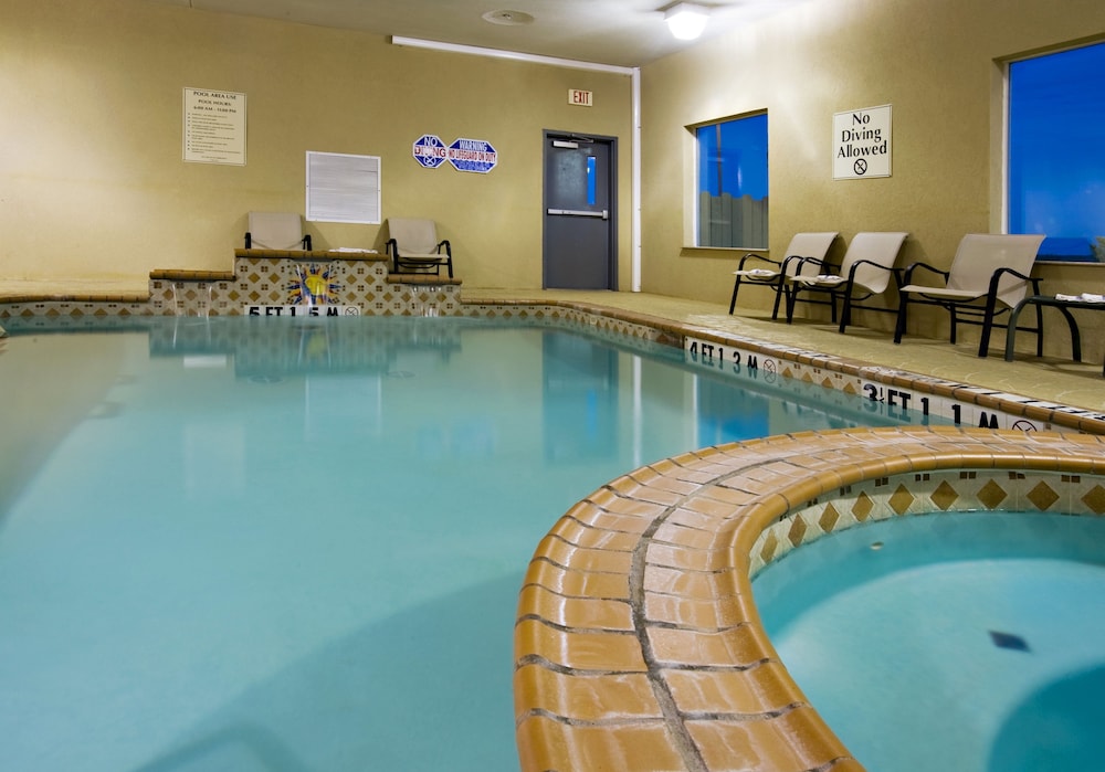 Holiday Inn Express Hotel & Suites Sweetwater 5/47