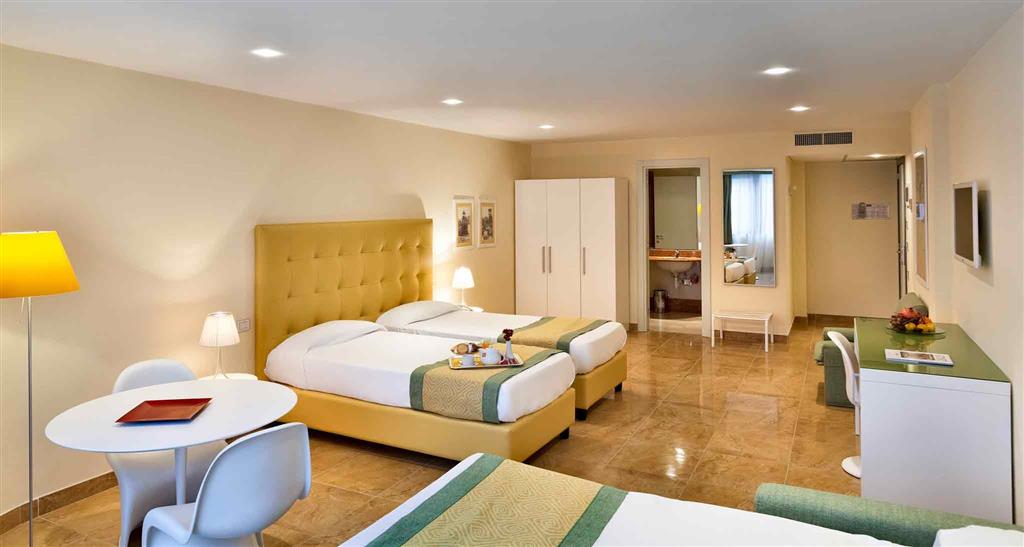 SUPERIOR, DOUBLE OR TWIN BED