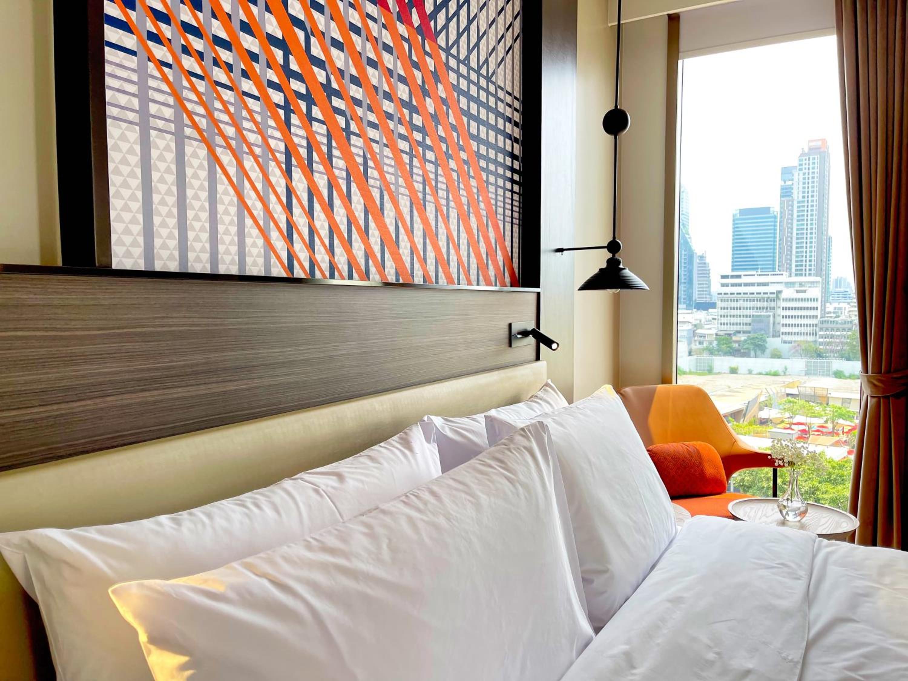 PRIVILEGE, TWIN BEDS, BALCONY