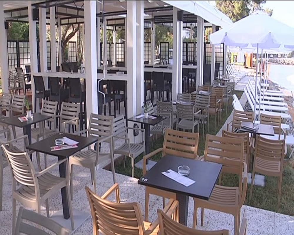 Mantinia Bay Hotel 4/45