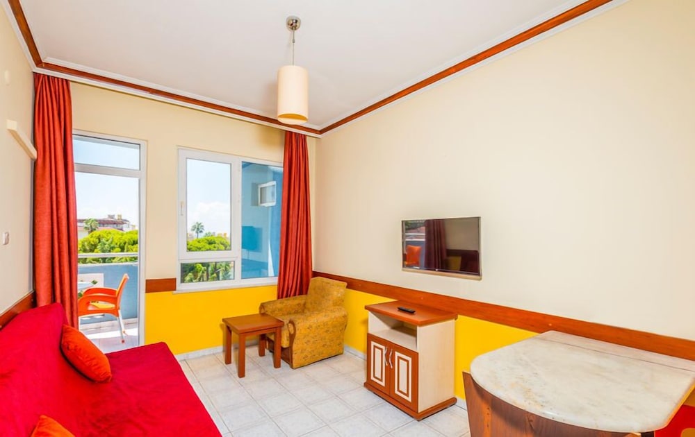 Lavinia Apart Hotel 43/66