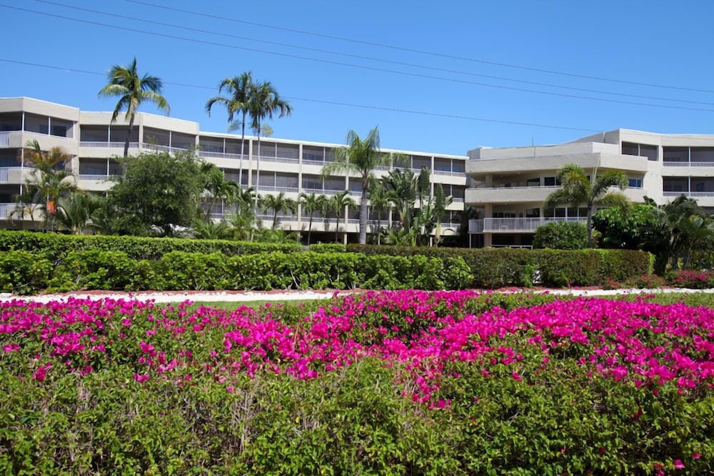 Marco Beach Vacation Suites 65/73