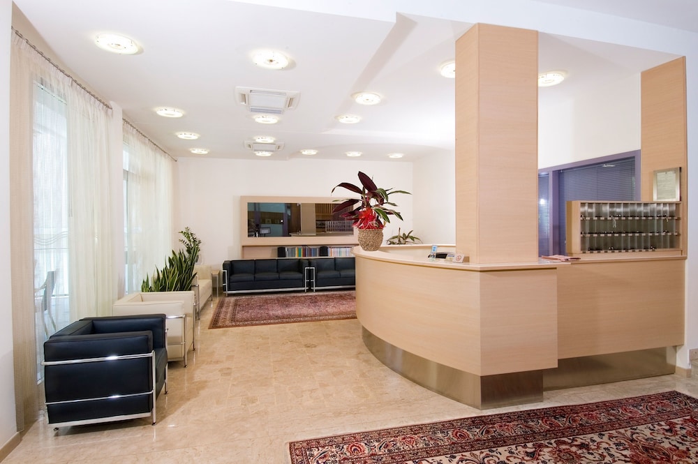 Hotel St. Moritz 6/46